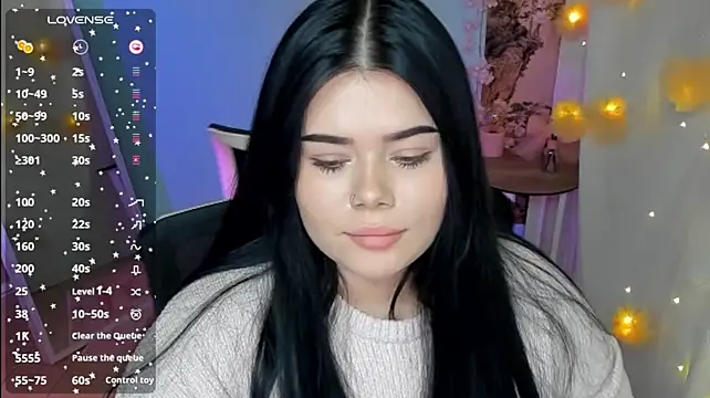 Mona_Esty webcam