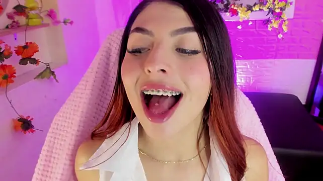 Ginny_Muse webcam