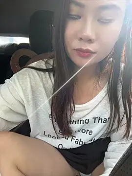 Yioyio-666 webcam