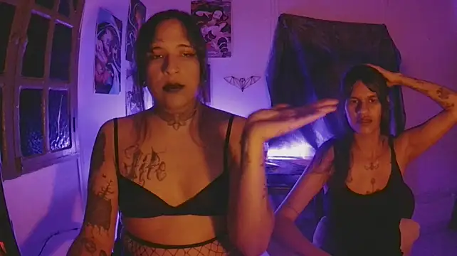Couple_Moth666 webcam