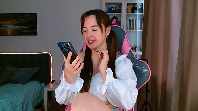 Eva_Allen webcam
