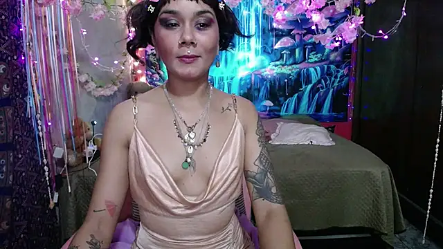 NoirAmina webcam