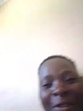 BUBBLY-QWEEN webcam