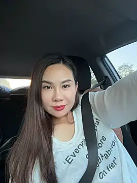 Yioyio-666 webcam