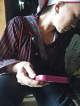Linda-04 webcam