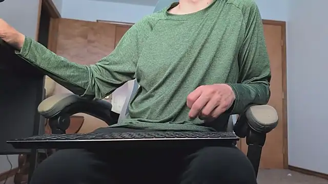Opondestre00420 live cam preview