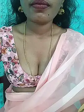 Qn_of_bangalore1 live cam on StripChat