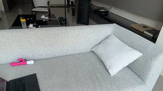 Sarahhh_xxx webcam