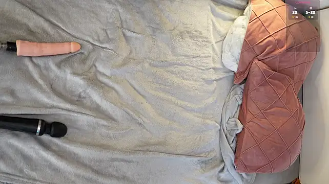 IMNOTSHYBABY webcam