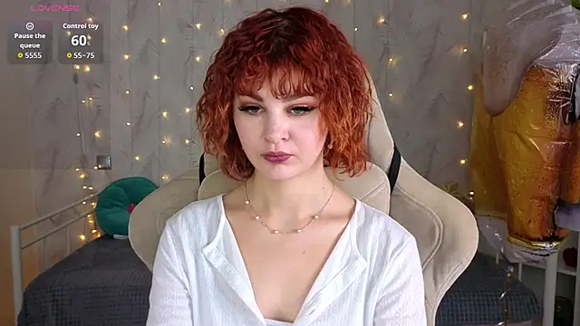 Kira__Fluffy live cam preview