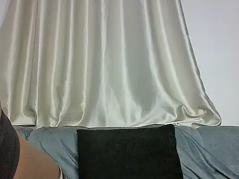 Mochi_24 live cam preview
