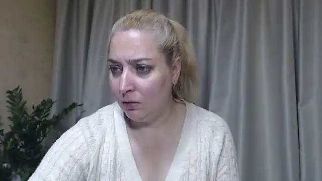 sweetpussy13 live cam on StripChat