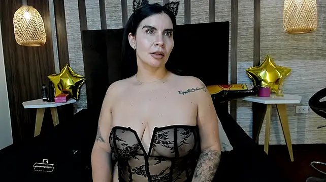 Hannah_Cross webcam