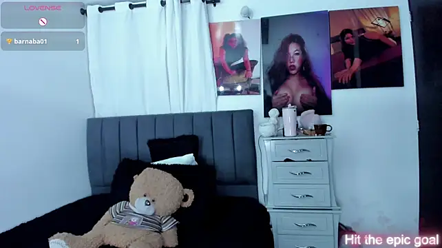 kyliejenner_hot live cam on StripChat