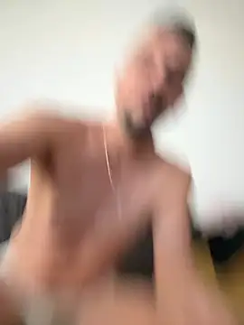 InsaneMattt live cam on StripChat