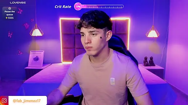AlejooTwink live cam on StripChat