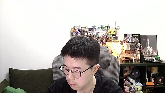 Adzard65 live cam on StripChat