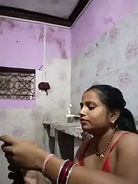 aapki-bhabhiii live cam on StripChat