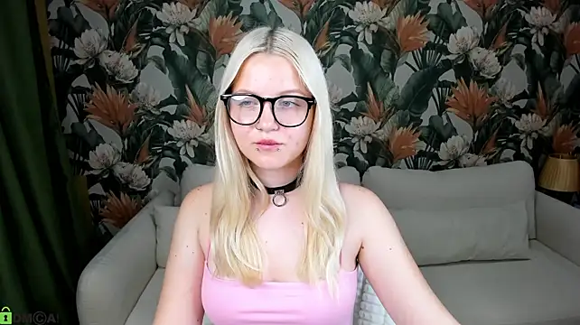 Velvet-Lun live cam on StripChat