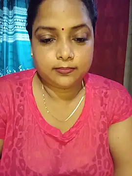 piu_1202 live cam on StripChat