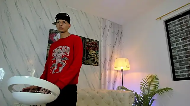 COOL_BOYS2 webcam