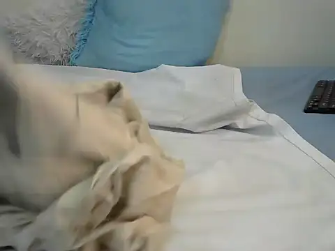 Crystal-noir live cam on StripChat