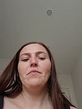 MilaMature live cam on StripChat