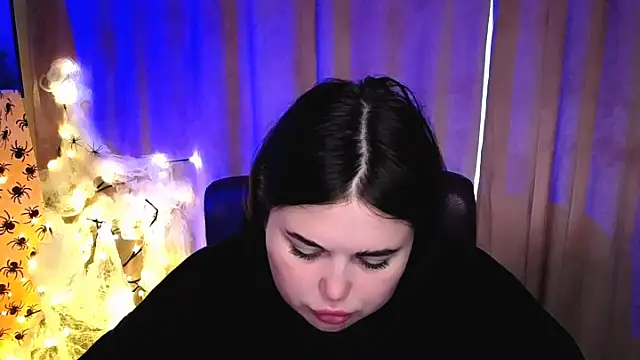 Emily_Mo live cam on StripChat