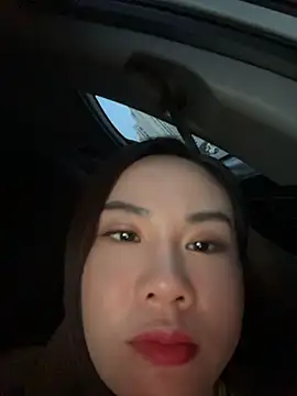 Yioyio-666 webcam