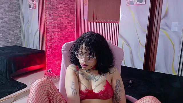 mia_hernnandez