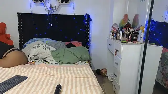 charlotte_077 live cam preview