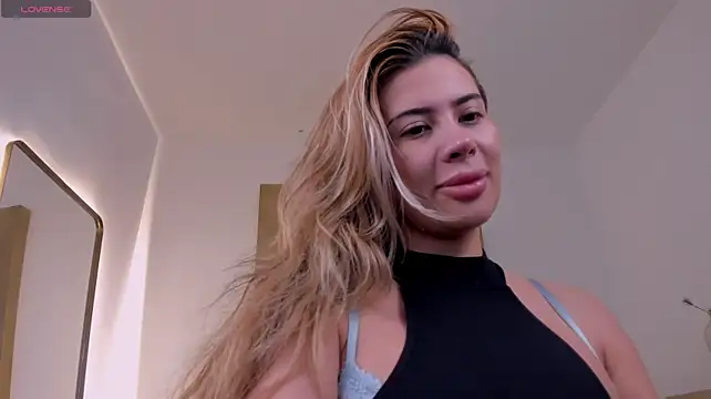 ChloeBunny1 live cam preview