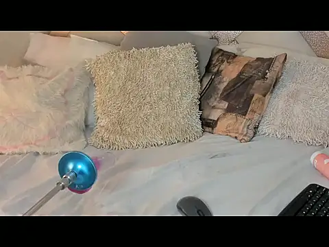 CharloteEvans__ webcam