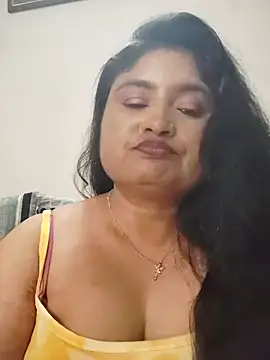 amateur nude online Hornyriyanka