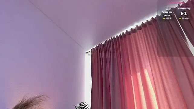 LeyaaStarr webcam