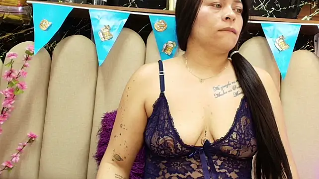 mia_miller_23 webcam