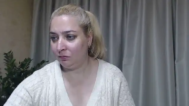 sweetpussy13 webcam