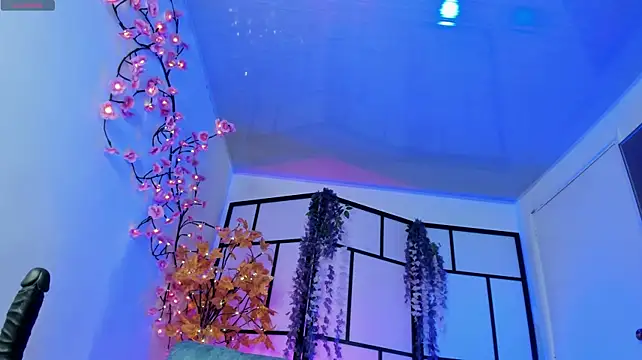 Violet-Secret webcam