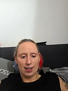 Bellaaa17 live cam preview