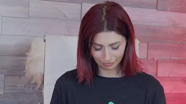 LunaHart live cam on StripChat