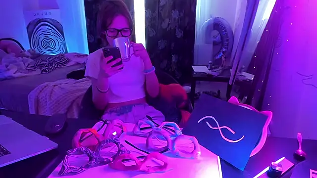 AnnexedPistol webcam