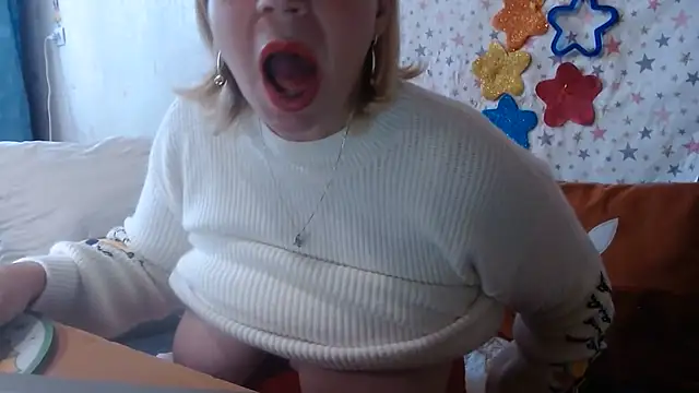 QueenLana webcam