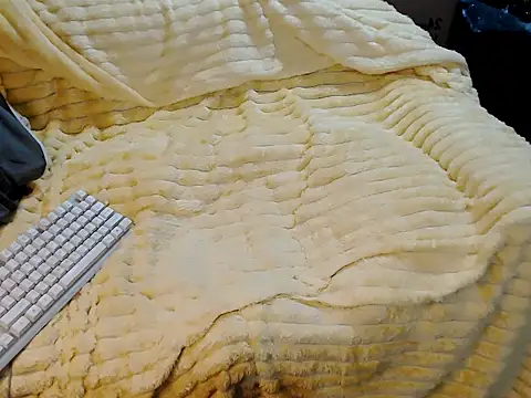 Trish_CurveCock webcam