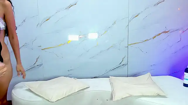 AmazingOrgasm webcam