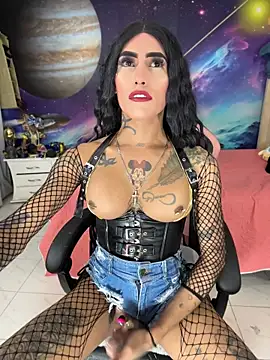 Nella_Dolls's room