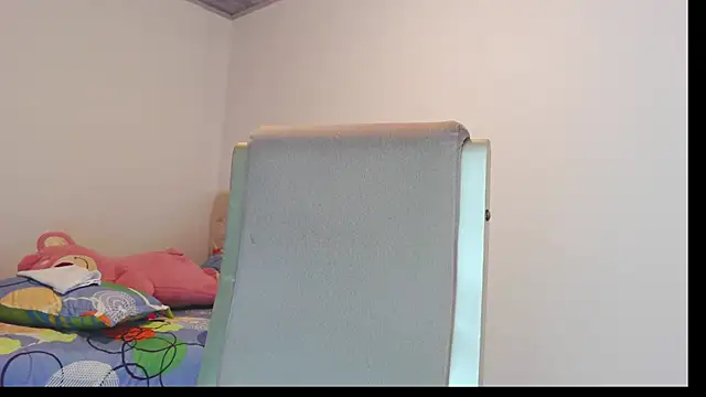 hot_skinny_xcam