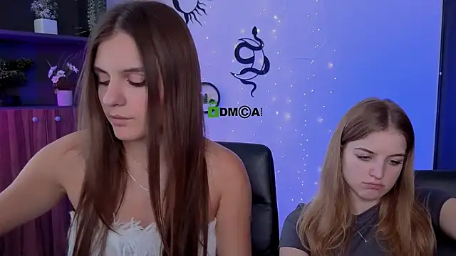 lisa_dark_ webcam