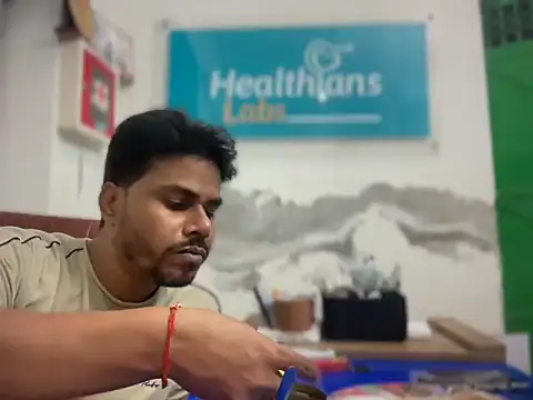 Raaz_5690 webcam