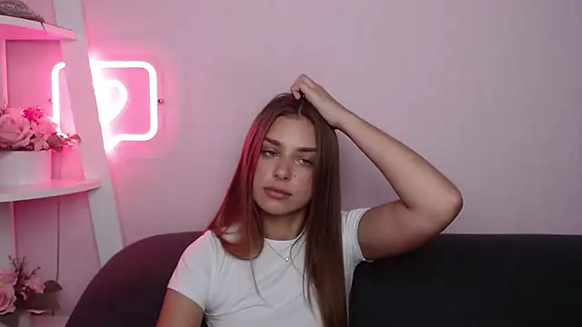 MilanaAngelAs live cam on StripChat