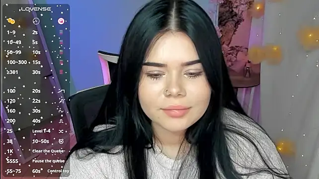Mona_Esty webcam